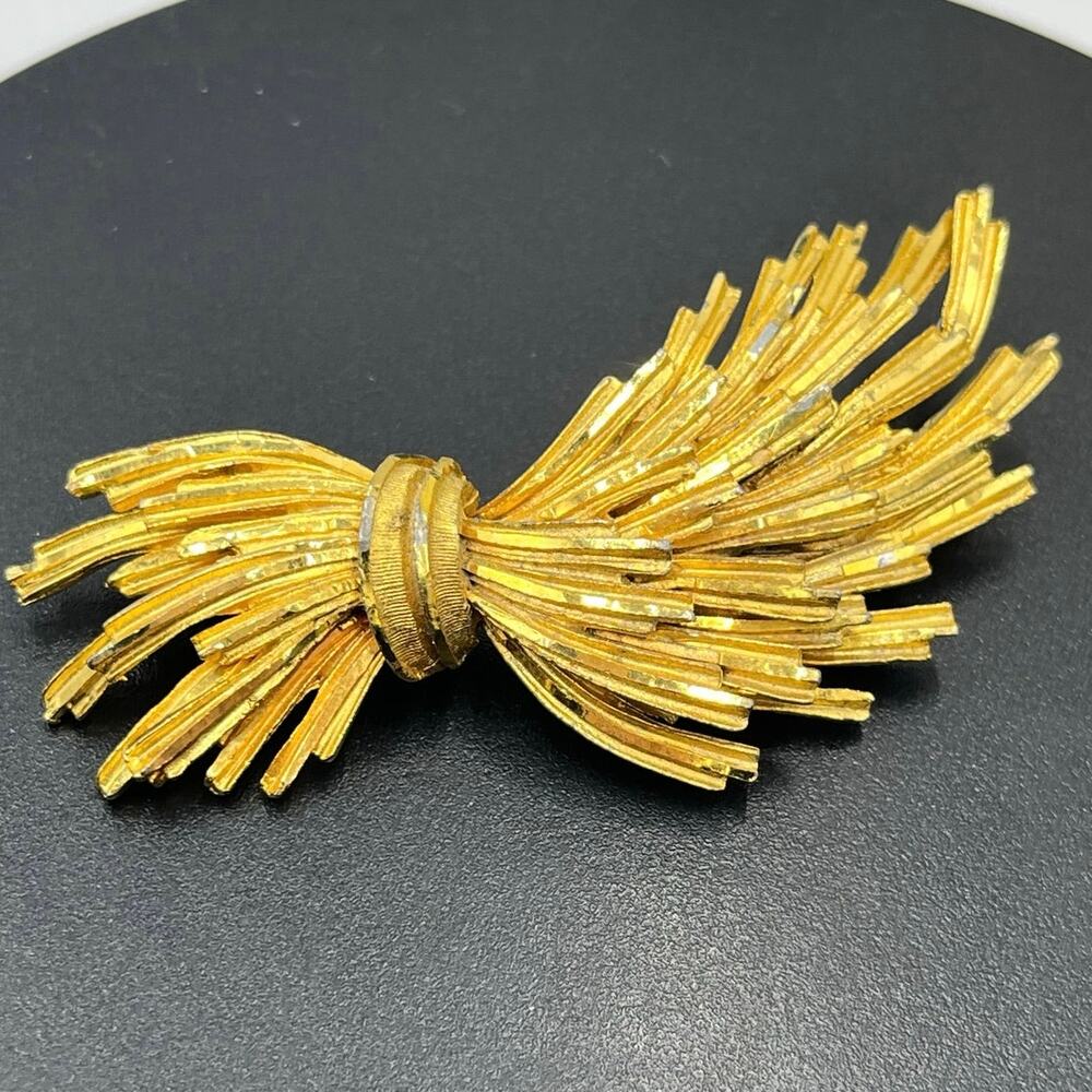 BSK Vintage Gold-Toned Threshing Wheat Bundled‎ Stalks Spray Stack Brooch Pin